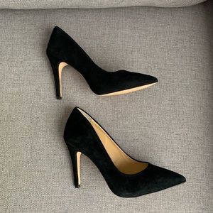 Gianni Bini black suede heels